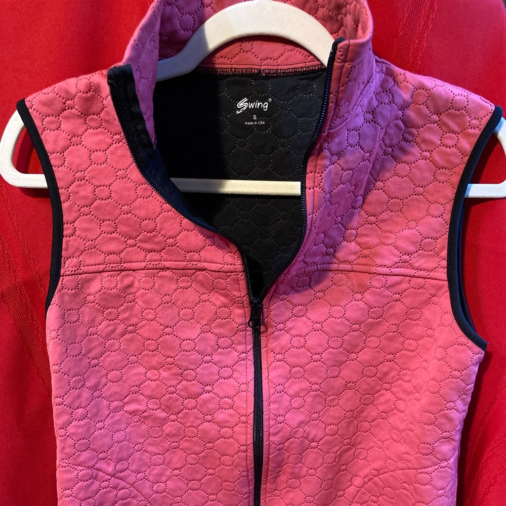 Swing Vest-small. Pink and trimmed in black! 2 great pockets! Perfect for fall!